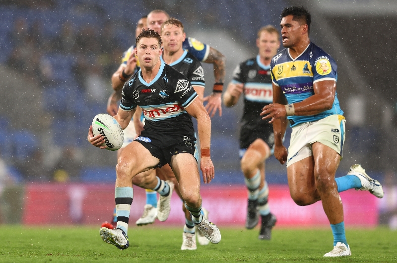 Cronulla+Sharks+vs+Gold+Coast+Titans%2C+referee+error%2C+mistake%2C+Sharks+deprived+of+their+last+tackle%2C+Ziggy+Przeklasa-Adams%2C+video