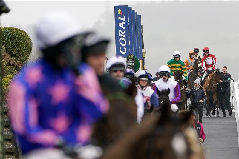 Racing Photos Chepstow races on December 27th [Pictures and Results]