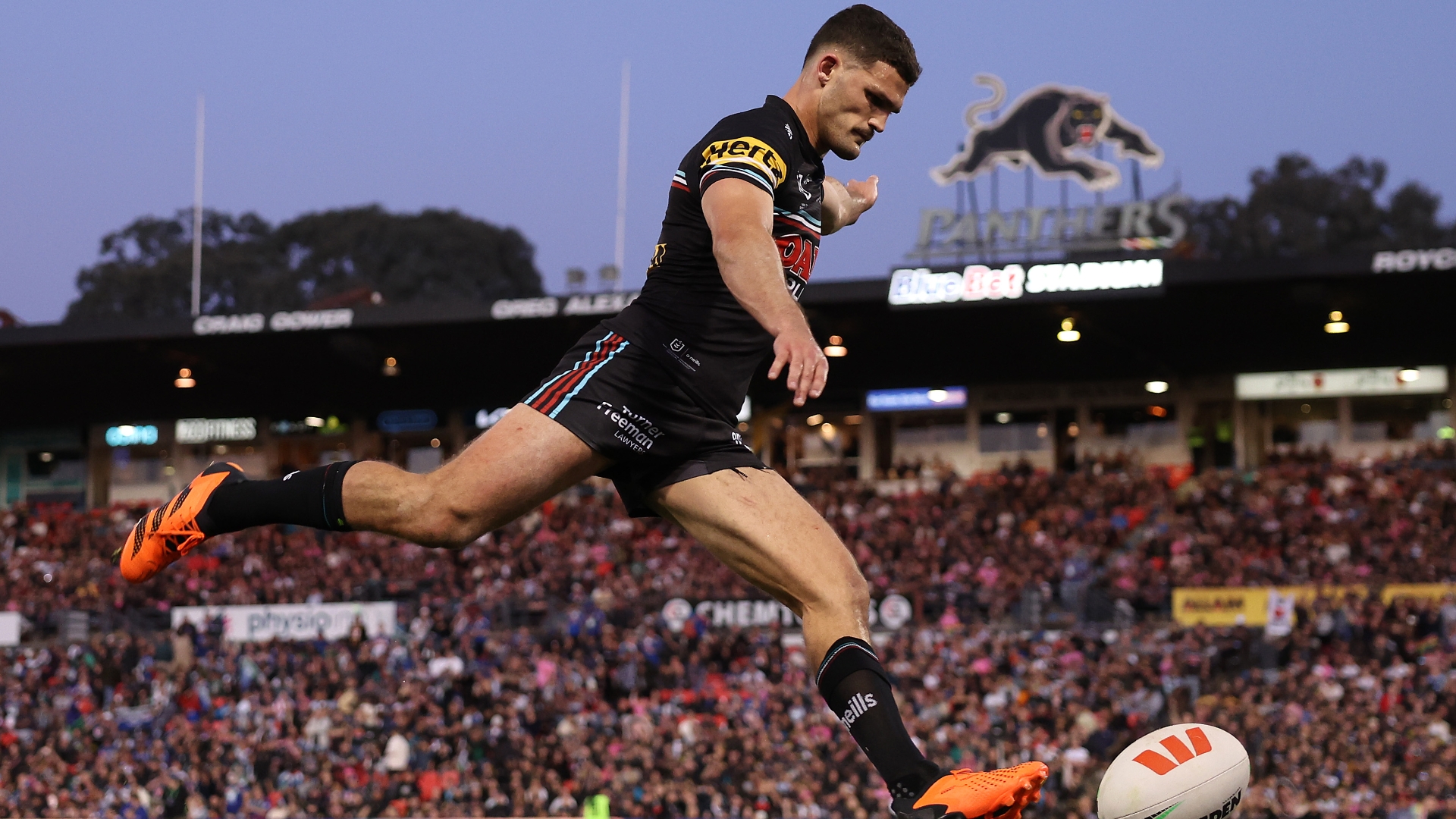 Gold Coast Titans vs Penrith Panthers Tips - Panthers to roar past