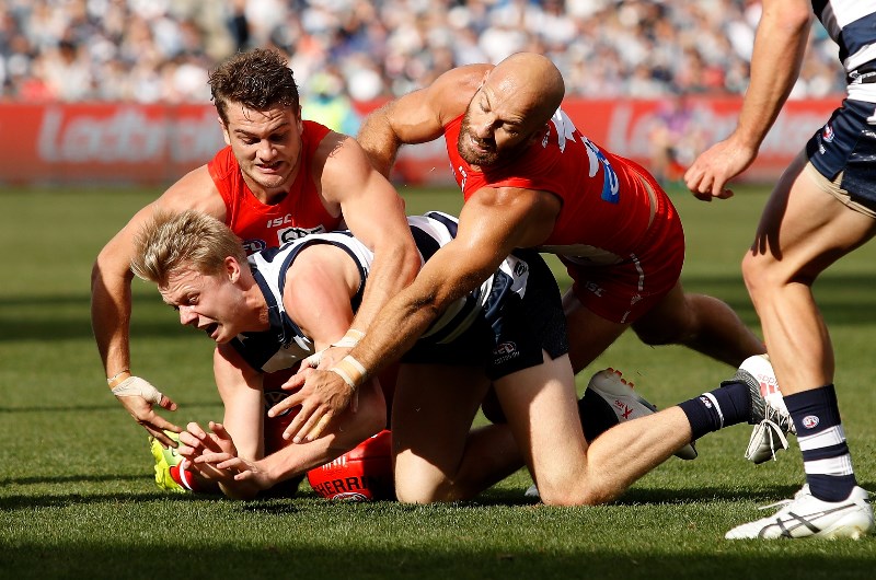 Sydney Swans vs Geelong Cats, Finals football chances go on the line in