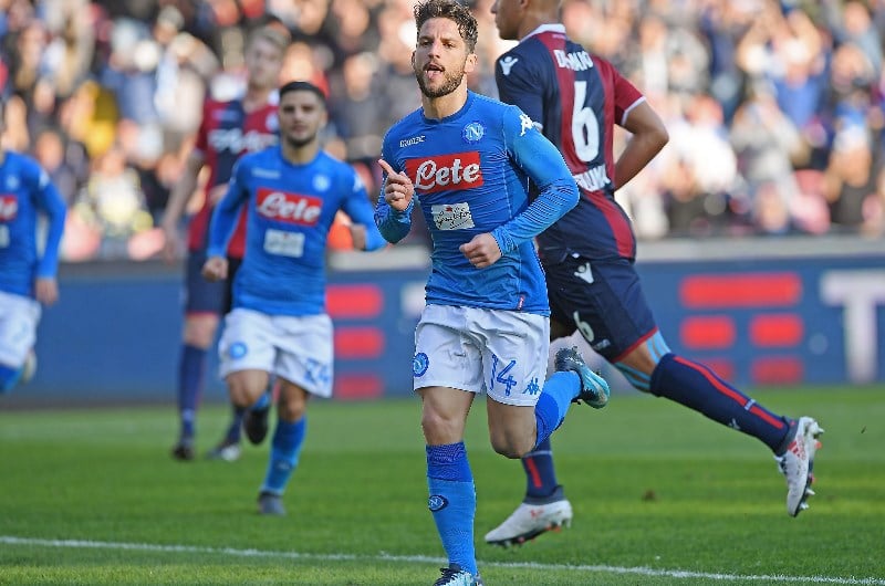 Napoli celebrate bologna