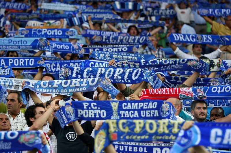 porto celebrate dragao fans