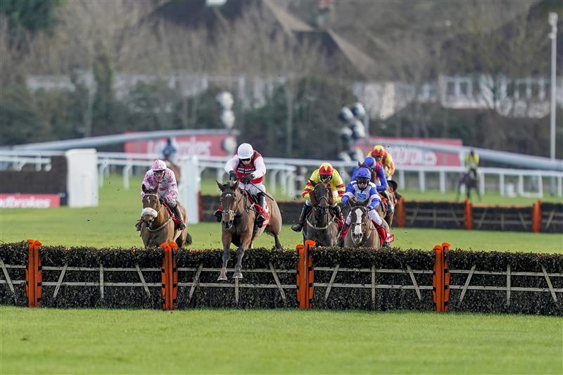 Racing Photos - Kempton Park races on Sunday 27th December (Pictures)