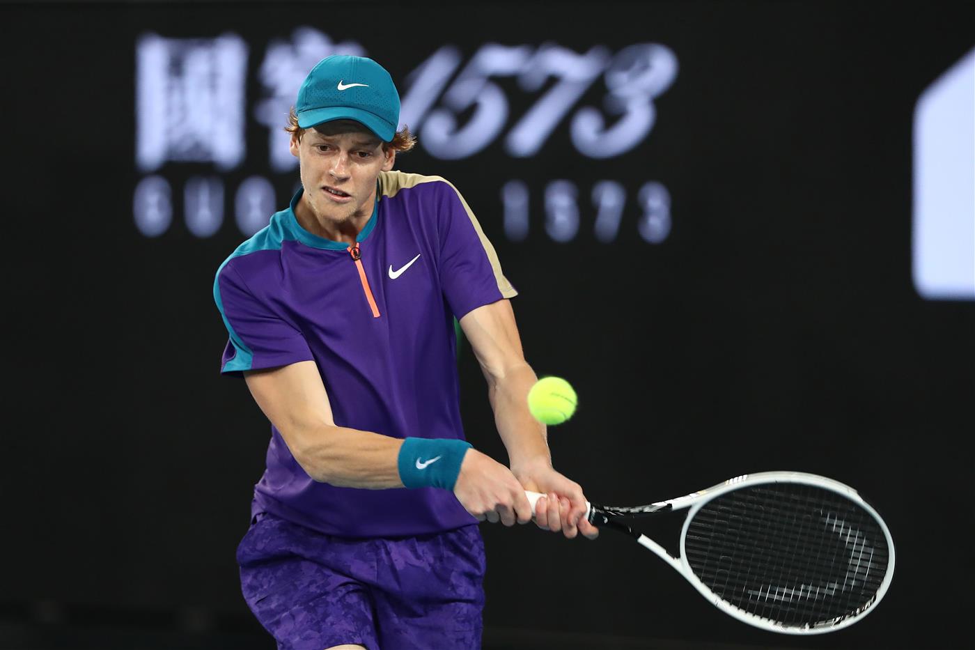 Denis Shapovalov beats Jannik Sinner at the Australian Open