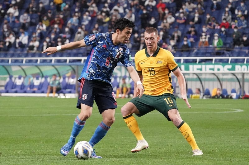 Япония ирак прогноз. Эвертон Брайтон. Cambodia footballer.