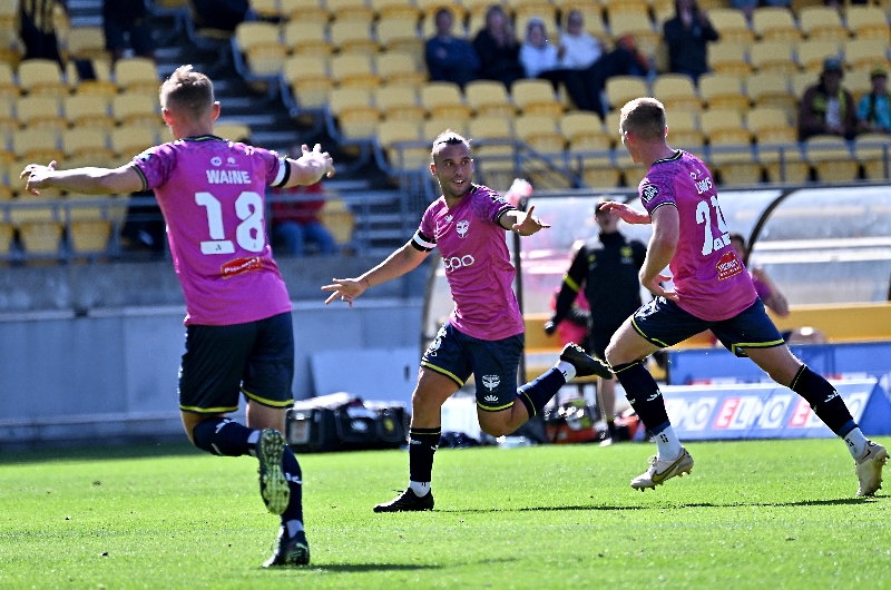 Western United vs Wellington Phoenix live score, H2H and lineups